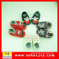 Wholesale High Quality hot red and black soft flat embroidered leather baby shoes
